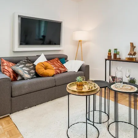 Og1 R Mit Balkon 15min Bis Salzburg Freilassing