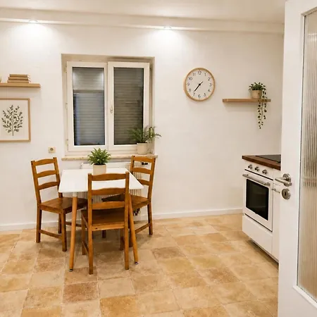 Og1 R Mit Balkon 15min Bis Salzburg Apartment